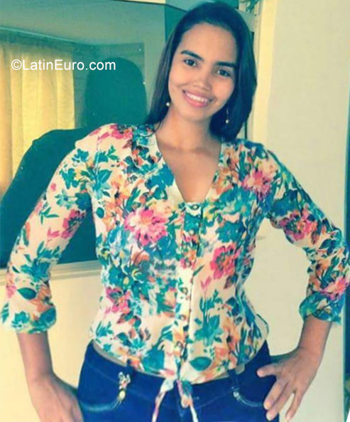 Date this gorgeous Colombia girl Johana from Caucasia CO23696