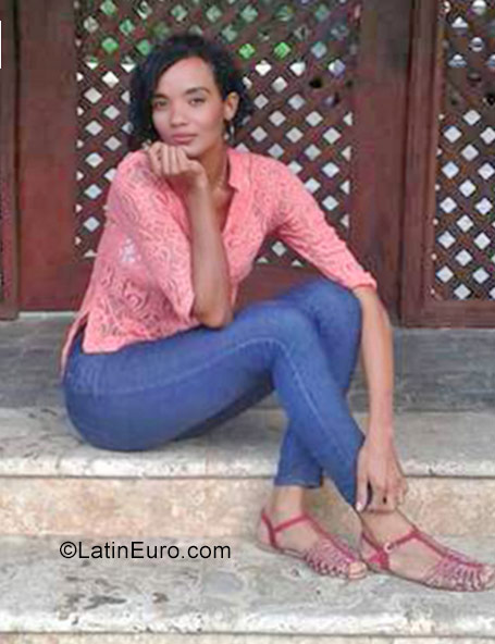 Date this hard body Dominican Republic girl Jennifer from Santo Domingo DO32107