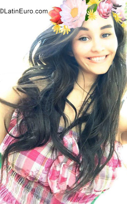 Date this nice looking Venezuela girl Dilma from Anaco VE1532