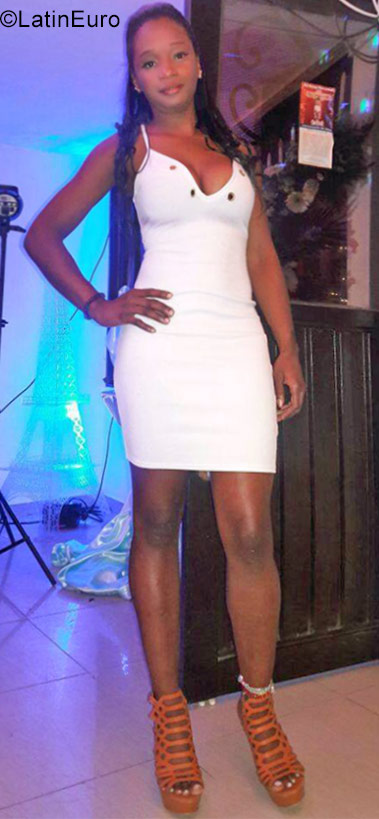 Date this nice looking Colombia girl Fernanda` from Dosquebradas CO23747