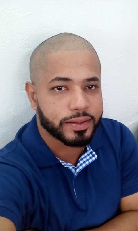 Date this tall Dominican Republic man Elvis from Santiago DO32170