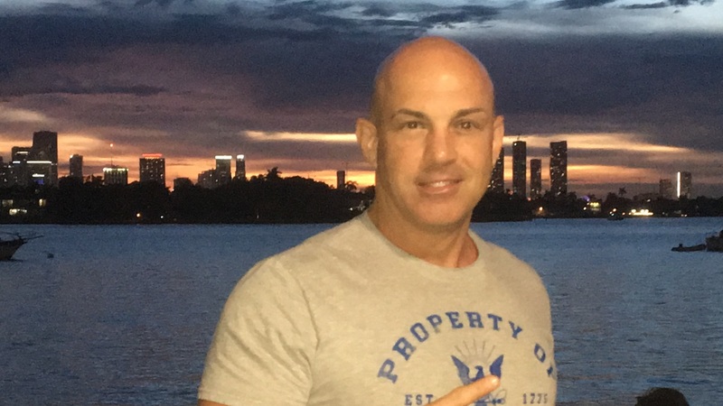 Date this tall United States man Sonrisa from Miami US19239