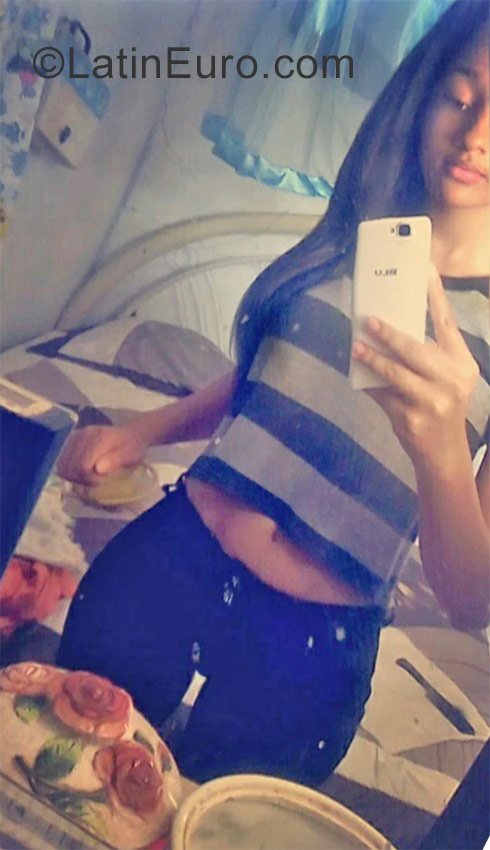 Date this sultry Dominican Republic girl Dana from Santo Domingo DO32226