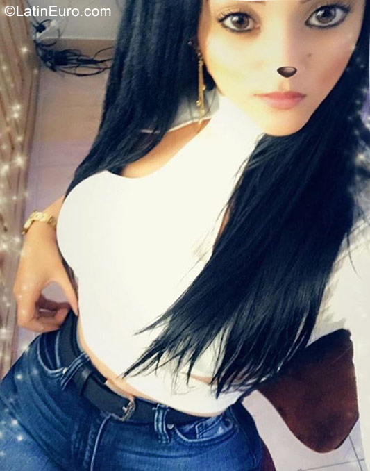 Date this tall Dominican Republic girl Jenn from Santo Domingo DO32250
