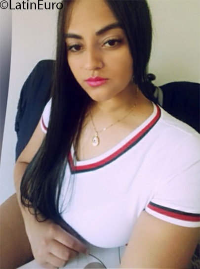 Date this hard body Colombia girl Anyifresi from Bogota CO23829