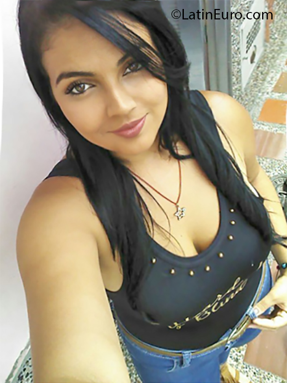 Date this funny Colombia girl Ana from Manizales CO23832