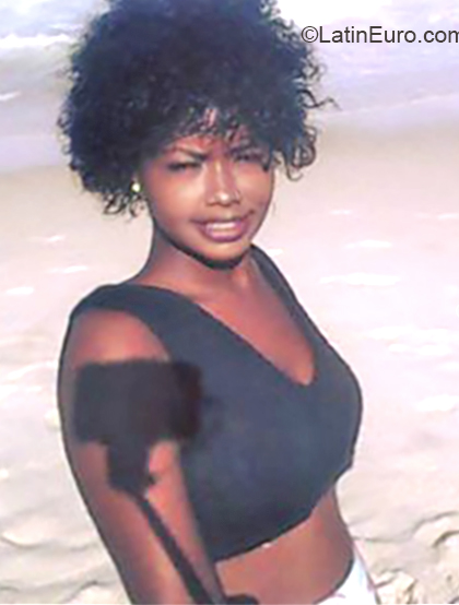 Date this athletic Brazil girl Giselly from Rio de Janeiro BR10546