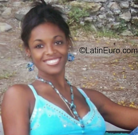 Date this funny Cuba girl Daline from La Habana CU302
