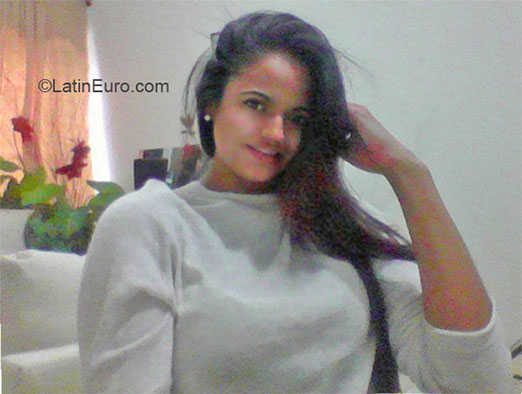 Date this gorgeous Colombia girl Johana from Medellin CO23867