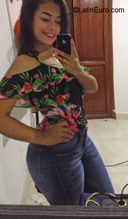 Date this tall Colombia girl Angelis from Barranquilla CO23884