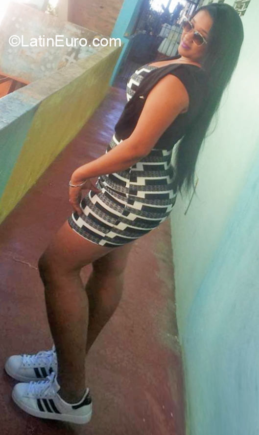 Date this hard body Dominican Republic girl Massiel from Santo Domingo DO32439