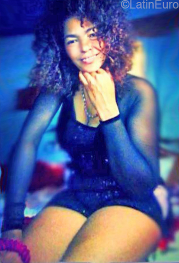 Date this hot Dominican Republic girl Remolia from Moca DO32441