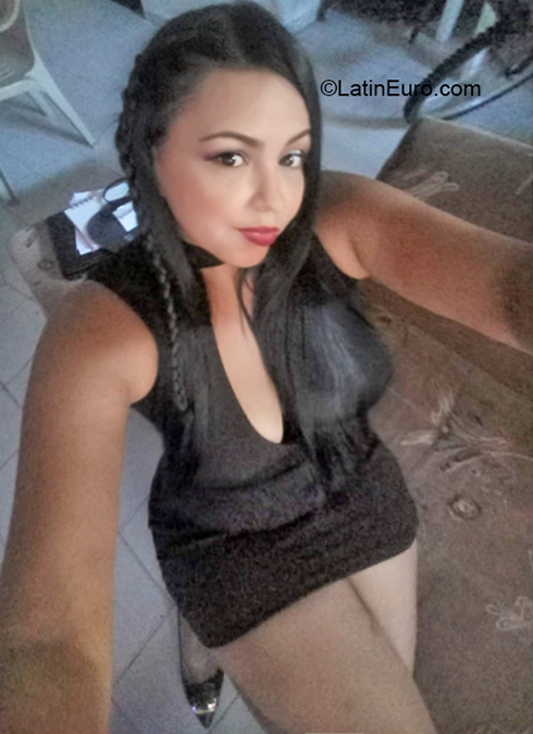 Date this delightful Colombia girl Jennifer from Cali CO23890