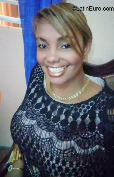 Date this pretty Dominican Republic girl Abby from Santo Domingo DO32461