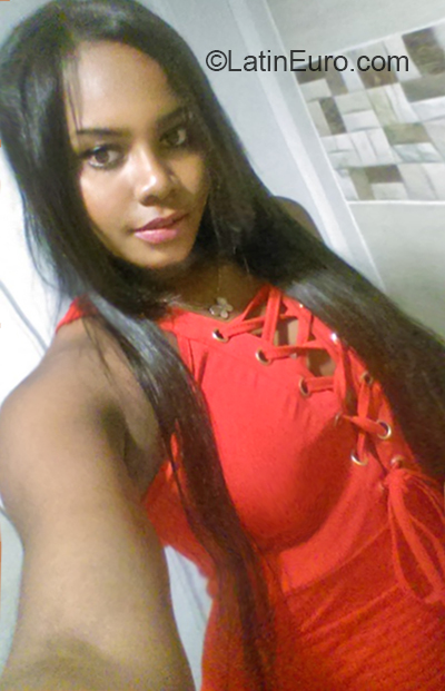 Date this pretty Dominican Republic girl Katherine from Santo Domingo DO40673