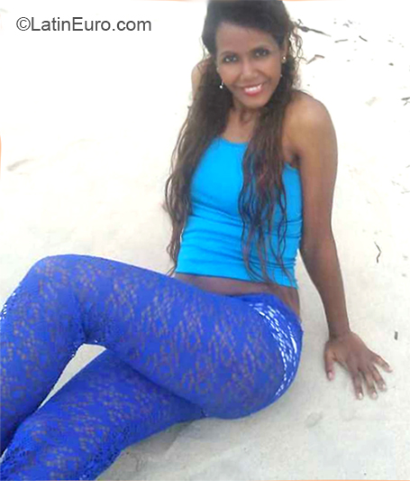 Date this georgeous Dominican Republic girl Gesi from Puerto Plata DO32488