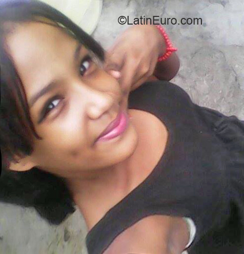 Date this happy Dominican Republic girl Angie from San Francisco de Macoris DO32528