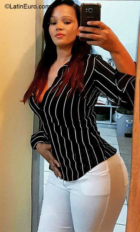 Date this attractive Dominican Republic girl Marlen from Santo Domingo DO32545