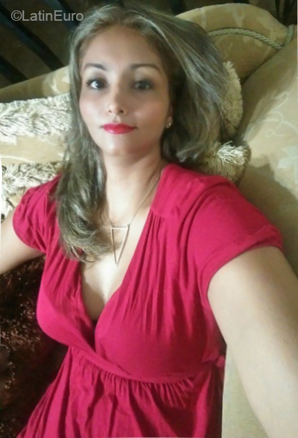 Date this pretty Colombia girl Diana from Cartagena CO23929