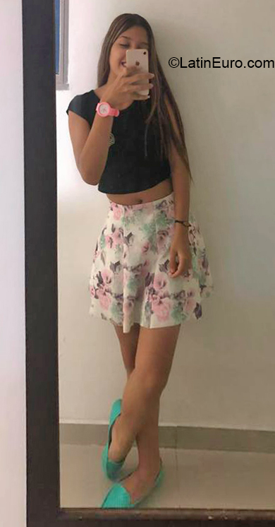 Date this tall Colombia girl Karel from Barranquilla CO23936