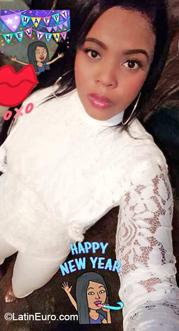 Date this tall Dominican Republic girl Deya from Santo Domingo DO32710