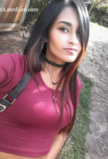 Date this beautiful Colombia girl Stefany from Medellin CO24109