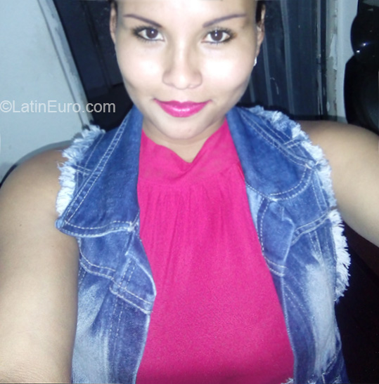 Date this hard body Colombia girl Martha from Bogota CO23948