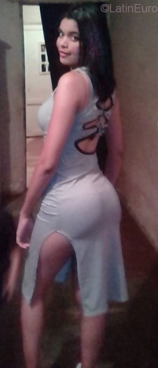 Date this georgeous Venezuela girl Yasmalis from Ciudad ojeda VE1694