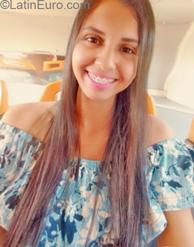 Date this attractive Venezuela girl Coro from Maracay VE1707