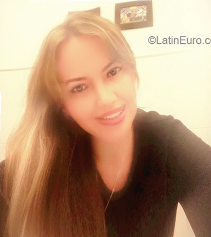 Date this stunning Colombia girl Andrea from Medellin CO24000