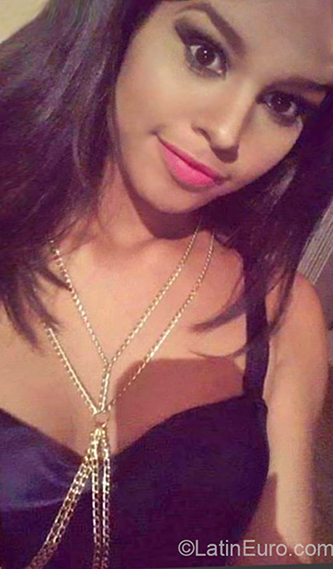 Date this sensual Venezuela girl Cleudy from El Tigre VE1726