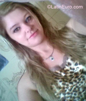 Date this cute Brazil girl Milene from Curitiba BR10589