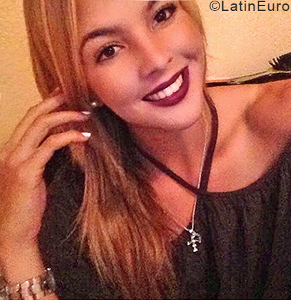 Date this tall Venezuela girl Anais from Valencia VE1756