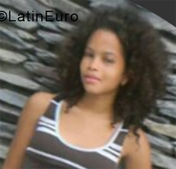 Date this gorgeous Dominican Republic girl Winifer from Santo Domingo DO32832