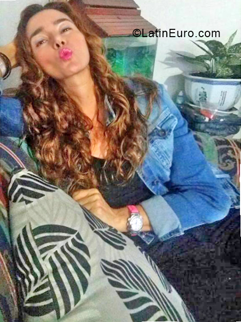 Date this sensual Colombia girl Emisin from Medellin CO24080