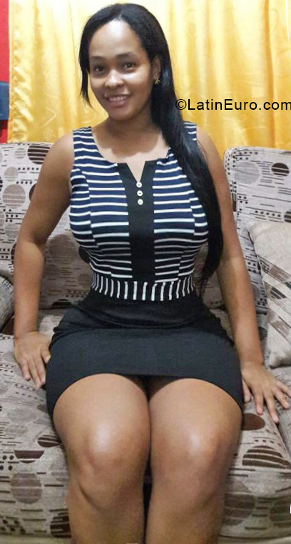 Date this athletic Colombia girl Karolina from Cali CO24126