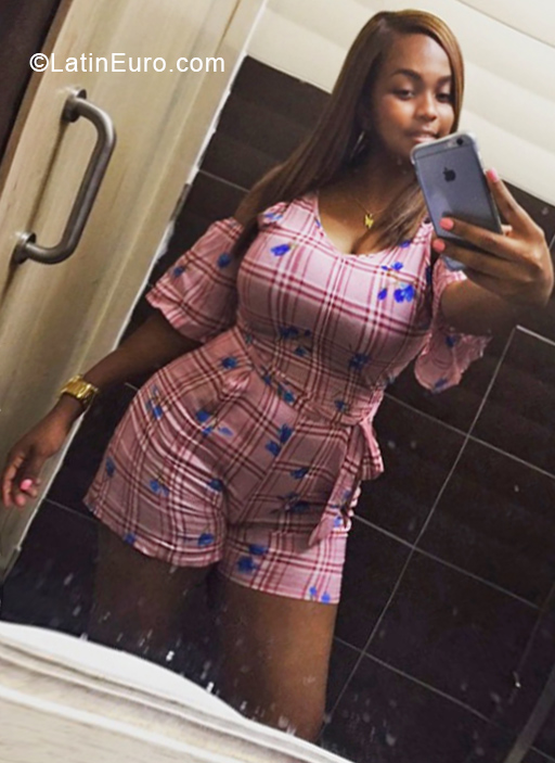 Date this stunning Dominican Republic girl Katherine from Santo Domingo DO32905