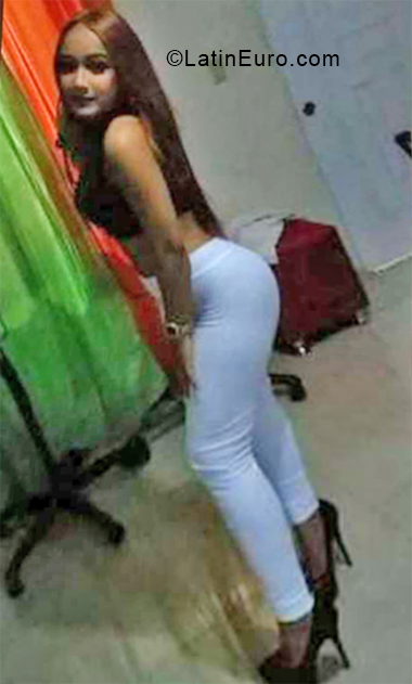 Date this delightful Dominican Republic girl Adriana from Santo Domingo DO32915