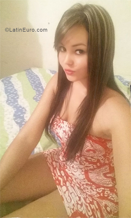 Date this funny Colombia girl Desneidi from Fresno CO24179