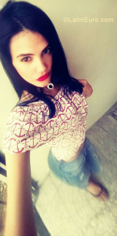 Date this beautiful Dominican Republic girl Mariel from Santiago DO32968