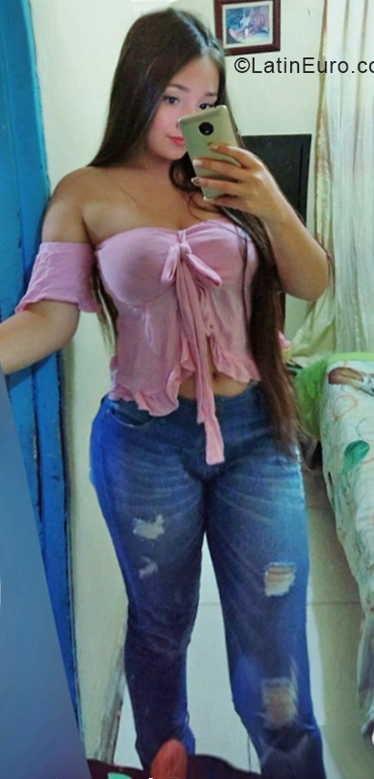 Date this happy Colombia girl Jenifer from Medellin CO24191