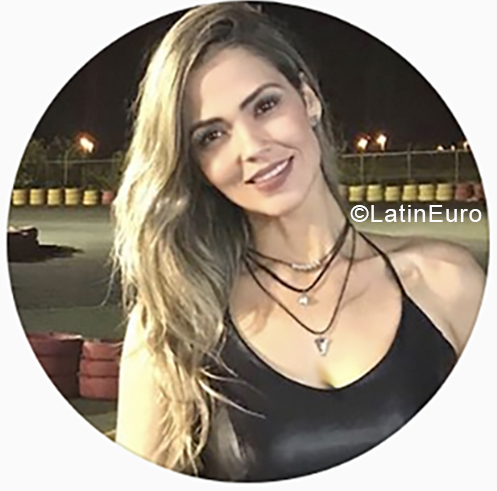 Date this nice looking Brazil girl Sabrina from Rio de Janeiro BR10634