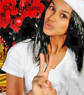 Date this stunning Dominican Republic girl Paola from Santo Domingo DO33822