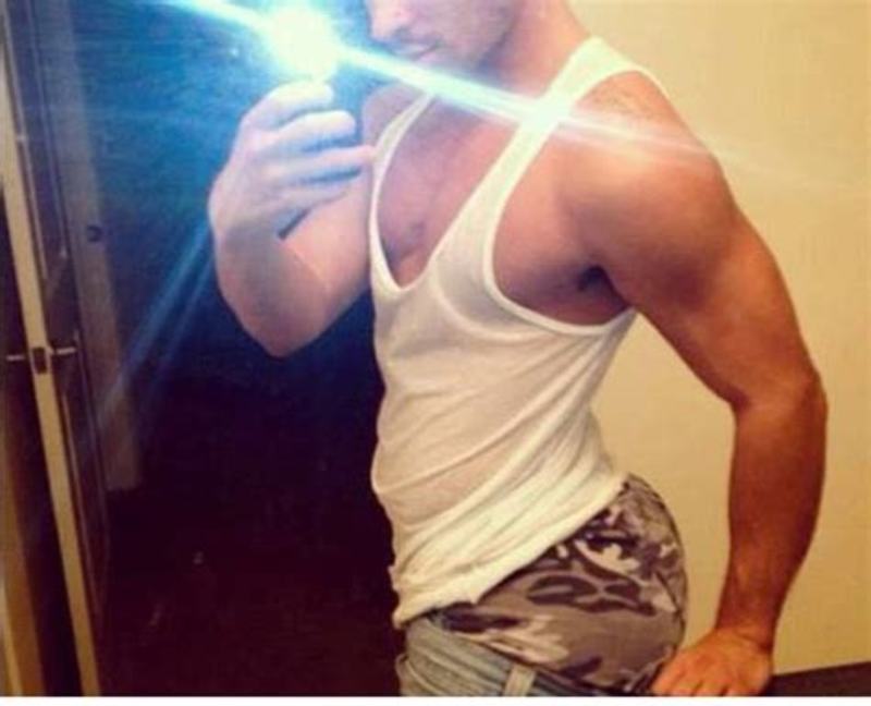 Date this nice looking France man Eduard from Burgos FR276