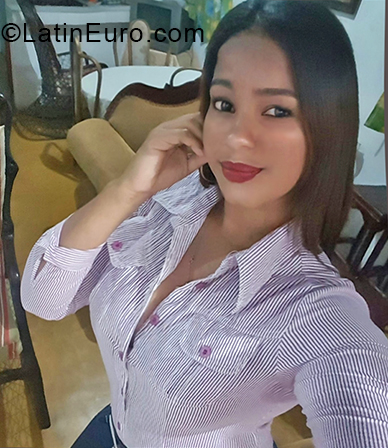 Date this happy Dominican Republic girl Jasmin vasquez from Santiago DO33030