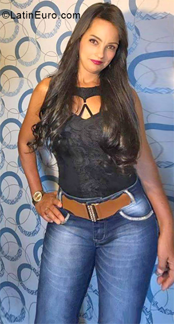 Date this happy Brazil girl Andreia from Itamaraju BR10731