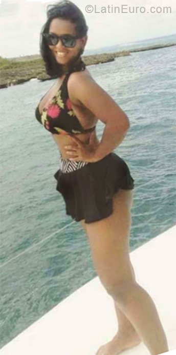 Date this hot Dominican Republic girl Maria from Santo Domingo DO33070