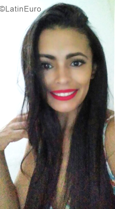 Date this fun Brazil girl Fabiana from Santa Cruz Cabralia BR10798