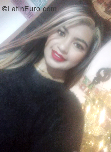 Date this charming Colombia girl Chica from Medellin CO24294