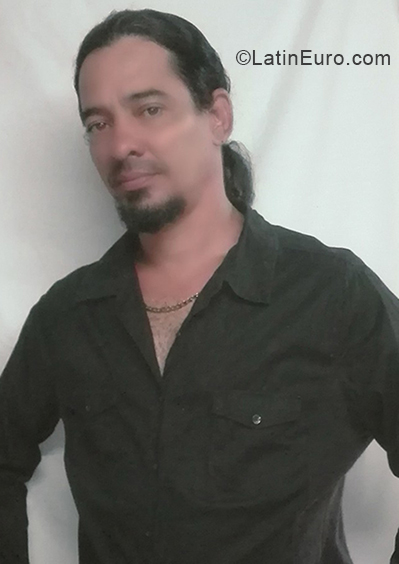 Date this sultry Cuba man Spiedra from santiago de cuba CU367